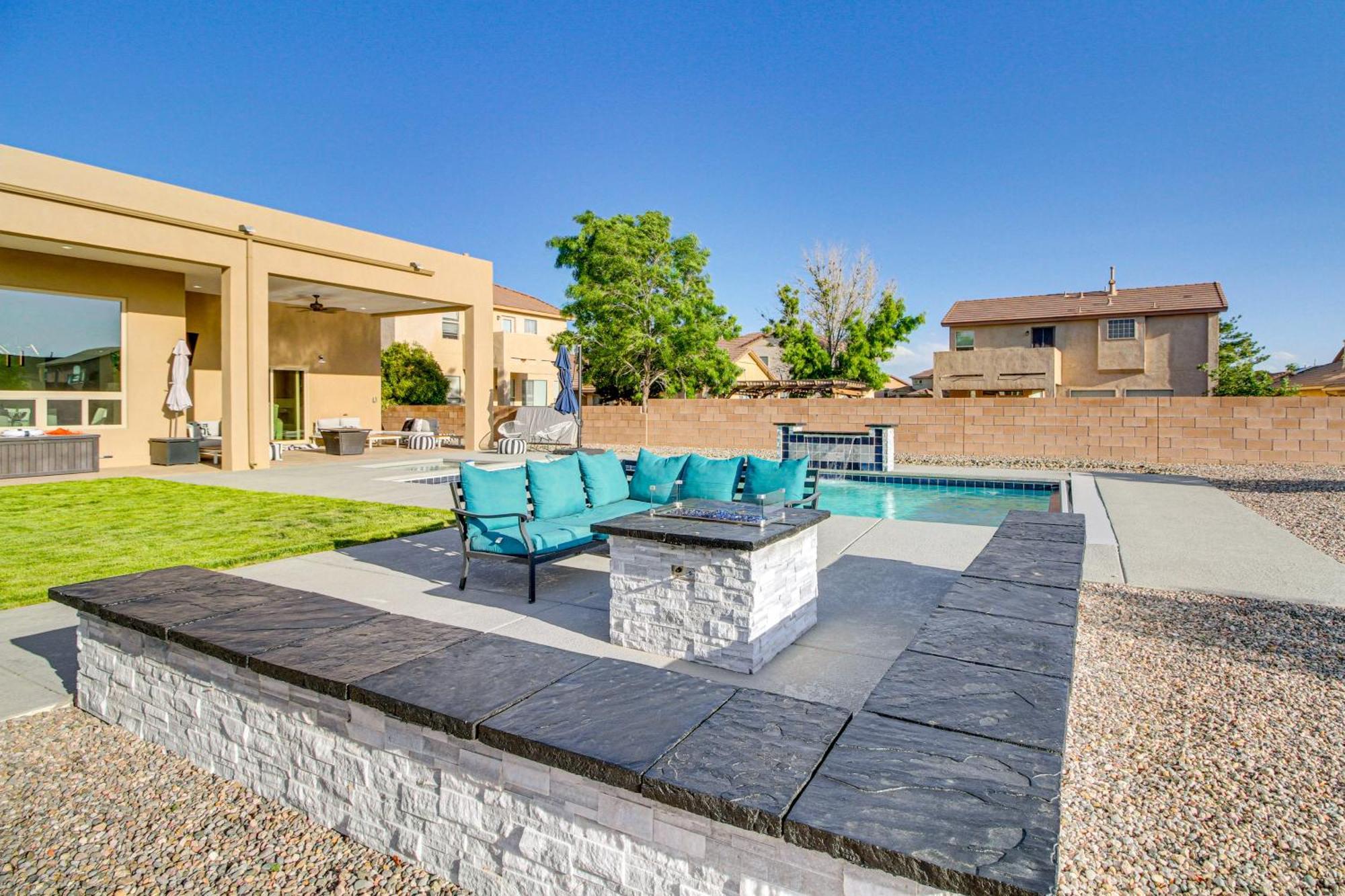 Stylish And Pet-Friendly Rio Rancho Home With Fire Pit 外观 照片